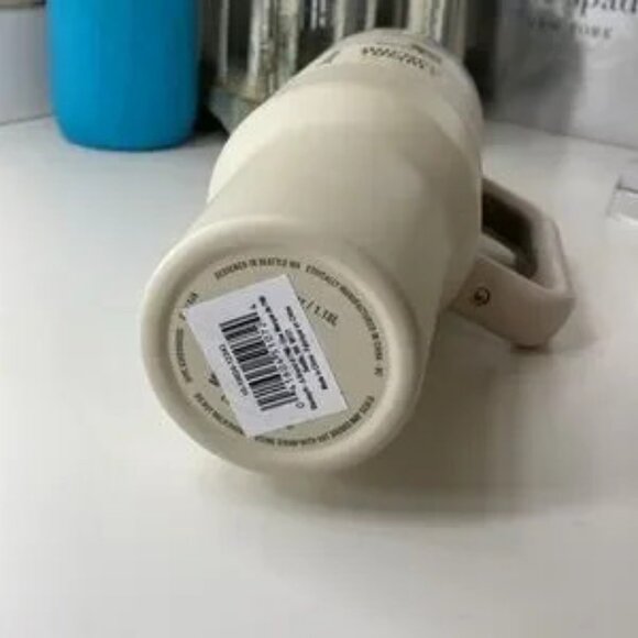 Stanley Quencher 40oz. H2.0 Tumbler - Cream - NWT - Picture 4 of 4